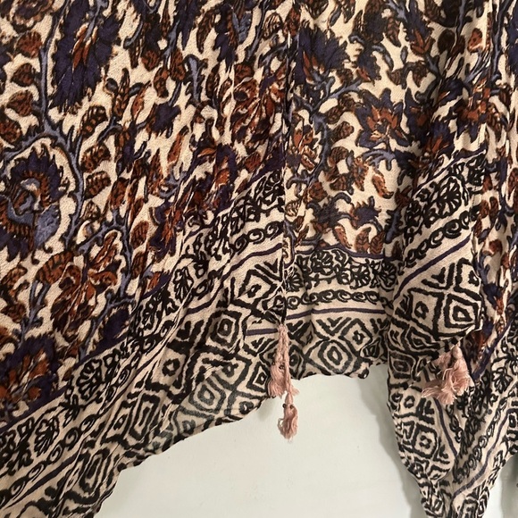 Bohemian Patterned wrap with Tassels - Picture 5 of 6